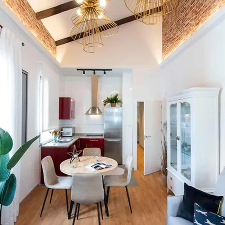 Appartement Familiar Nuevo De Diseno En La Mejor Zona De Triana, Parking Included *